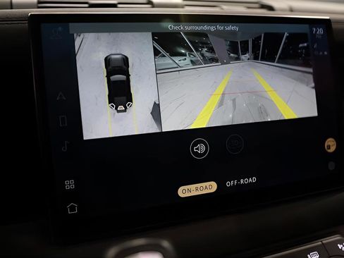 Used 2023 Land Rover Defender 110 X-Dynamic SE image 38