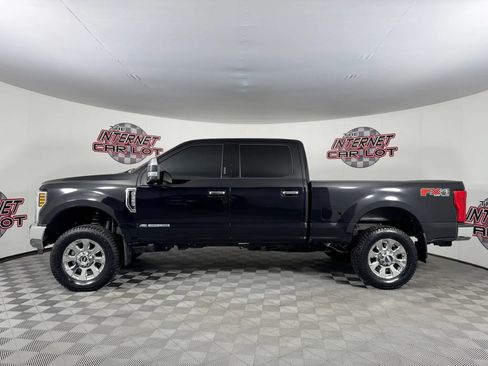 Used 2019 Ford F350 Lariat w/ Chrome Package AWD/4WD image 4