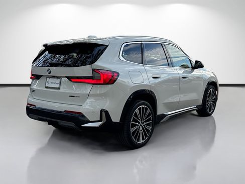 Used 2025 BMW X1 xDrive28i w/ Technology Package image 3