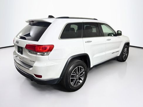 Used 2017 Jeep Grand Cherokee Limited w/ Luxury Group II RWD image 9