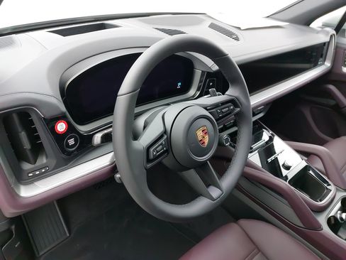 New 2026 Porsche Cayenne image 4