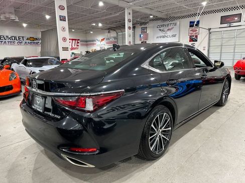 Used 2024 Lexus ES 350 w/ Premium Package FWD image 3