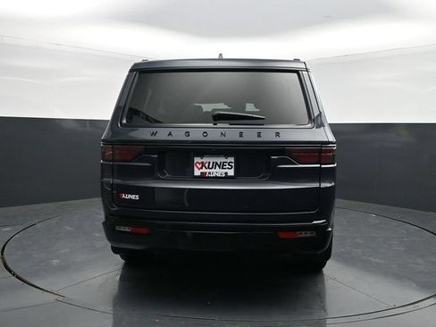 Used 2023 Jeep Wagoneer Series II AWD/4WD image 8