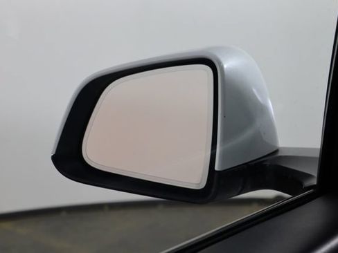 Used 2023 Tesla Model Y Long Range AWD/4WD image 43