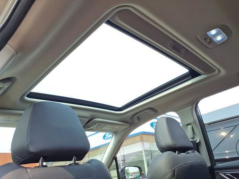 Used 2024 Subaru Forester Limited AWD/4WD image 3