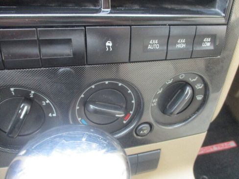 Used 2010 Ford Explorer Sport Trac XLT image 29