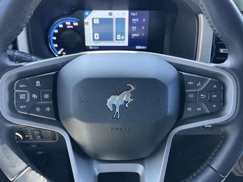 Used 2024 Ford Bronco Outer Banks image 16
