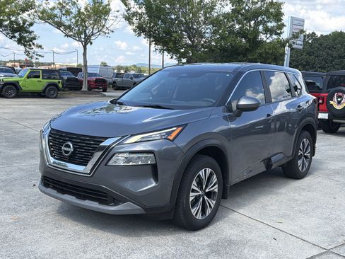 Used 2023 Nissan Rogue SV FWD image 3