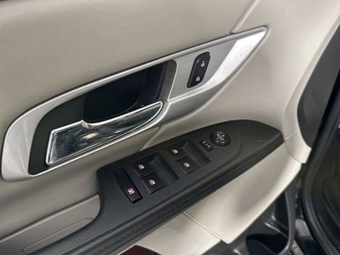 Used 2016 GMC Terrain SLE image 9