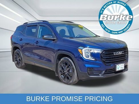 Certified 2022 GMC Terrain SLE w/ Driver Convenience Package AWD/4WD image 1