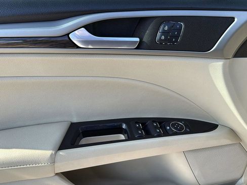 Used 2013 Ford Fusion SE image 10