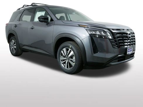 New 2026 Nissan Pathfinder SL image 2