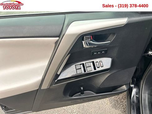 Used 2016 Toyota RAV4 Limited image 11