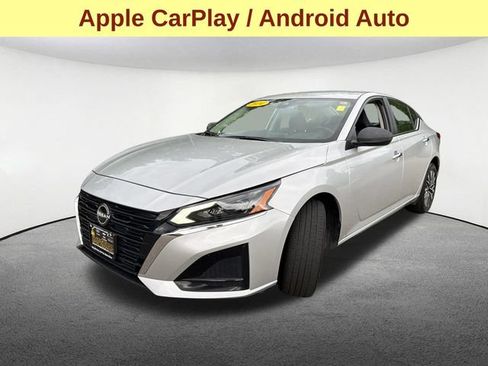 Used 2024 Nissan Altima 2.5 SV AWD/4WD image 5