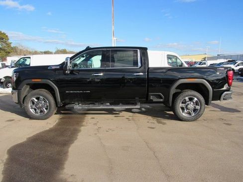 New 2026 GMC Sierra 2500 SLT w/ SLT Premium Package AWD/4WD image 2