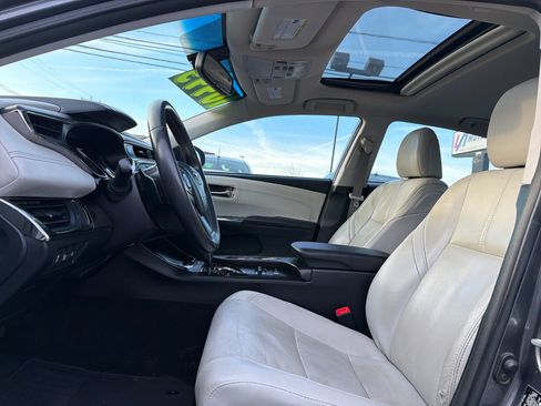 Used 2013 Toyota Avalon XLE Premium image 16