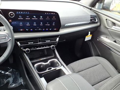 New 2026 Chevrolet Traverse LT image 25