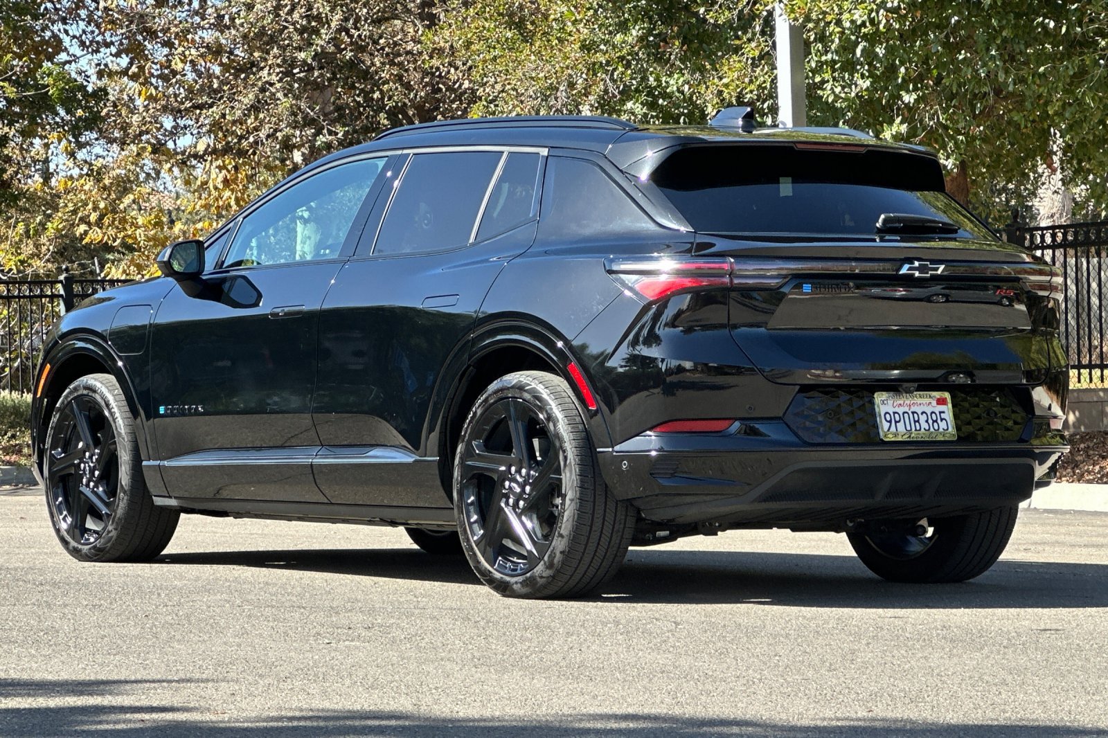 Used 2024 Chevrolet Equinox EV RS FWD image 6