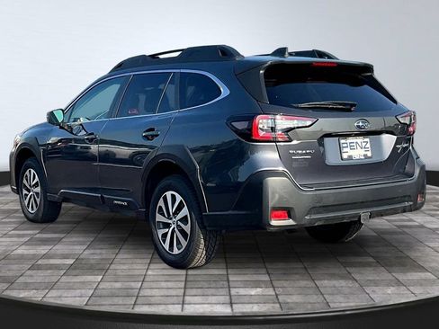 Used 2024 Subaru Outback Premium AWD/4WD image 4
