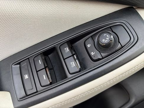 Used 2024 Subaru Forester Premium AWD/4WD image 12