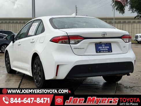 Used 2025 Toyota Corolla LE image 7