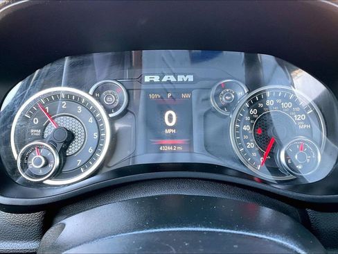 Used 2024 RAM 2500 Big Horn image 8