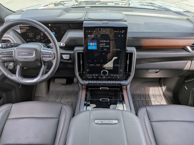 Used 2026 GMC Yukon Denali AWD/4WD image 17