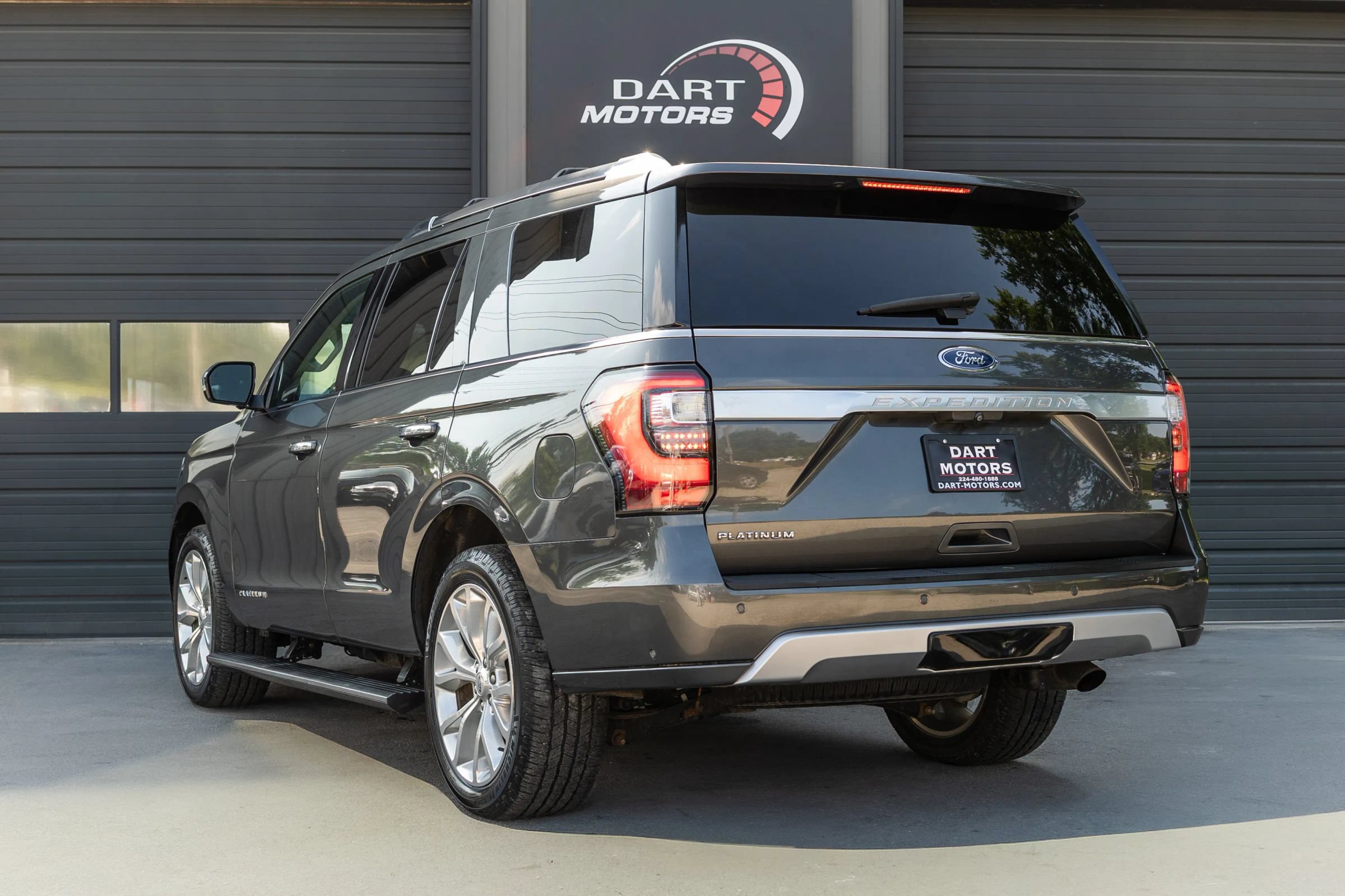 Used 2019 Ford Expedition Platinum AWD/4WD image 5