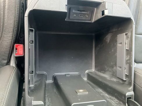 Used 2019 GMC Sierra 1500 SLT w/ SLT Premium Plus Package AWD/4WD image 18