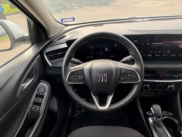 Used 2025 Buick Encore GX Preferred FWD image 11