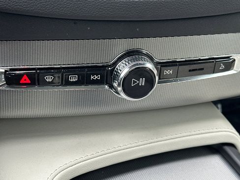 Certified 2022 Volvo XC90 T8 R-Design w/ Advanced Package image 25