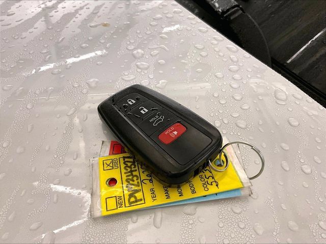 Used 2022 Toyota Highlander LE AWD/4WD image 9