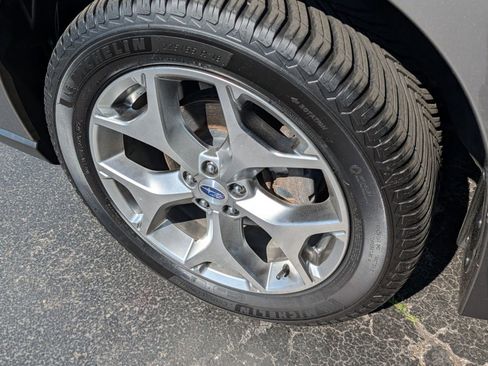 Used 2018 Subaru Forester 2.5i Touring AWD/4WD image 17