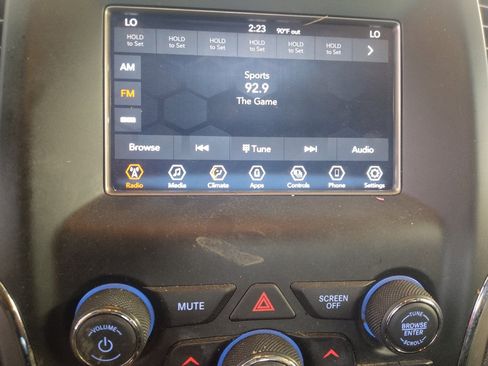 Used 2021 Jeep Grand Cherokee Laredo AWD/4WD image 25