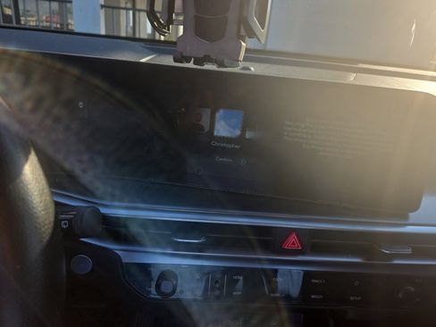 Used 2025 Kia Sorento LX image 6