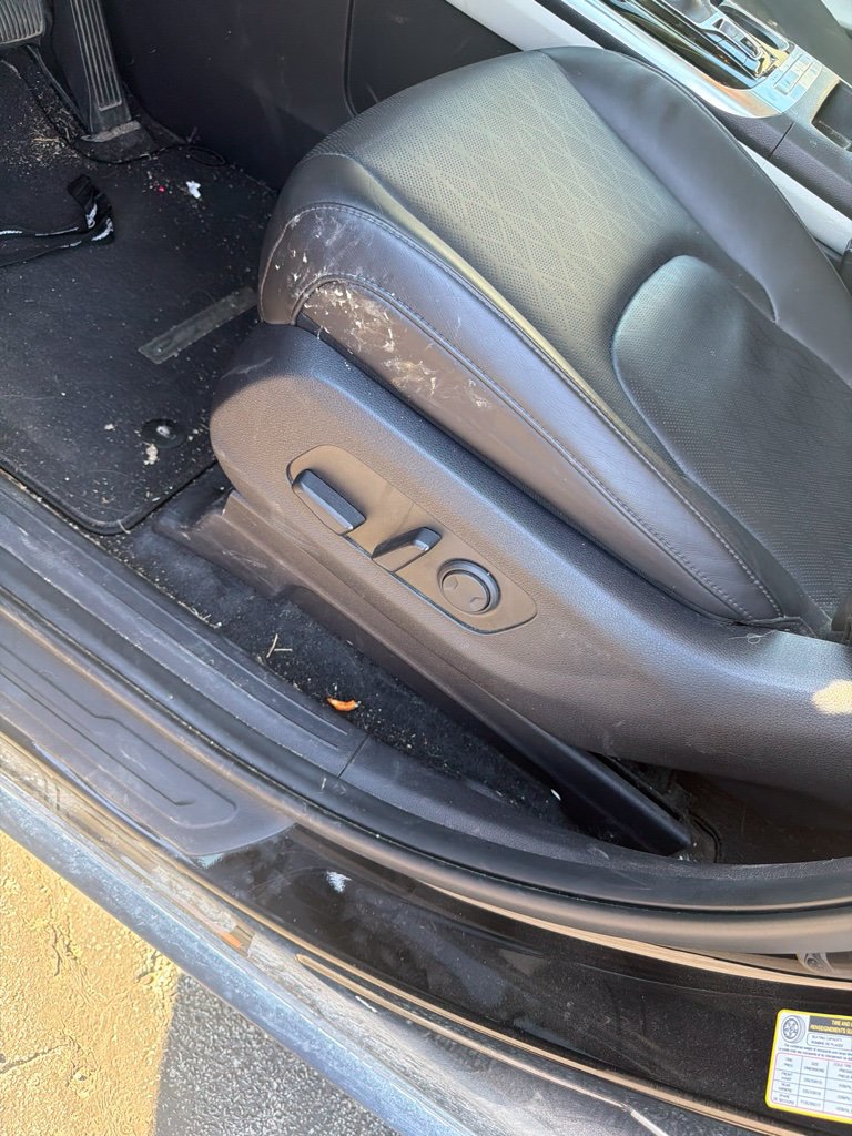 Used 2024 Kia Carnival EX FWD image 14
