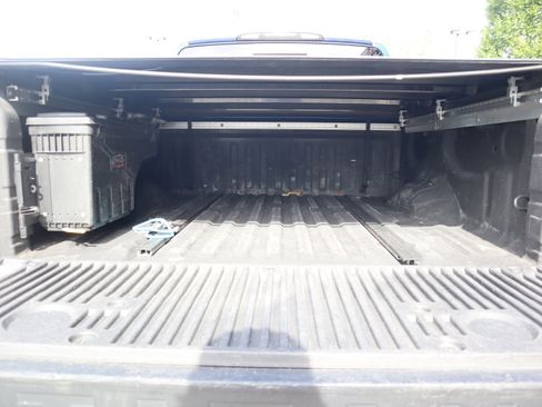 Used 2021 Nissan Titan SV w/ SV Convenience Package AWD/4WD image 34