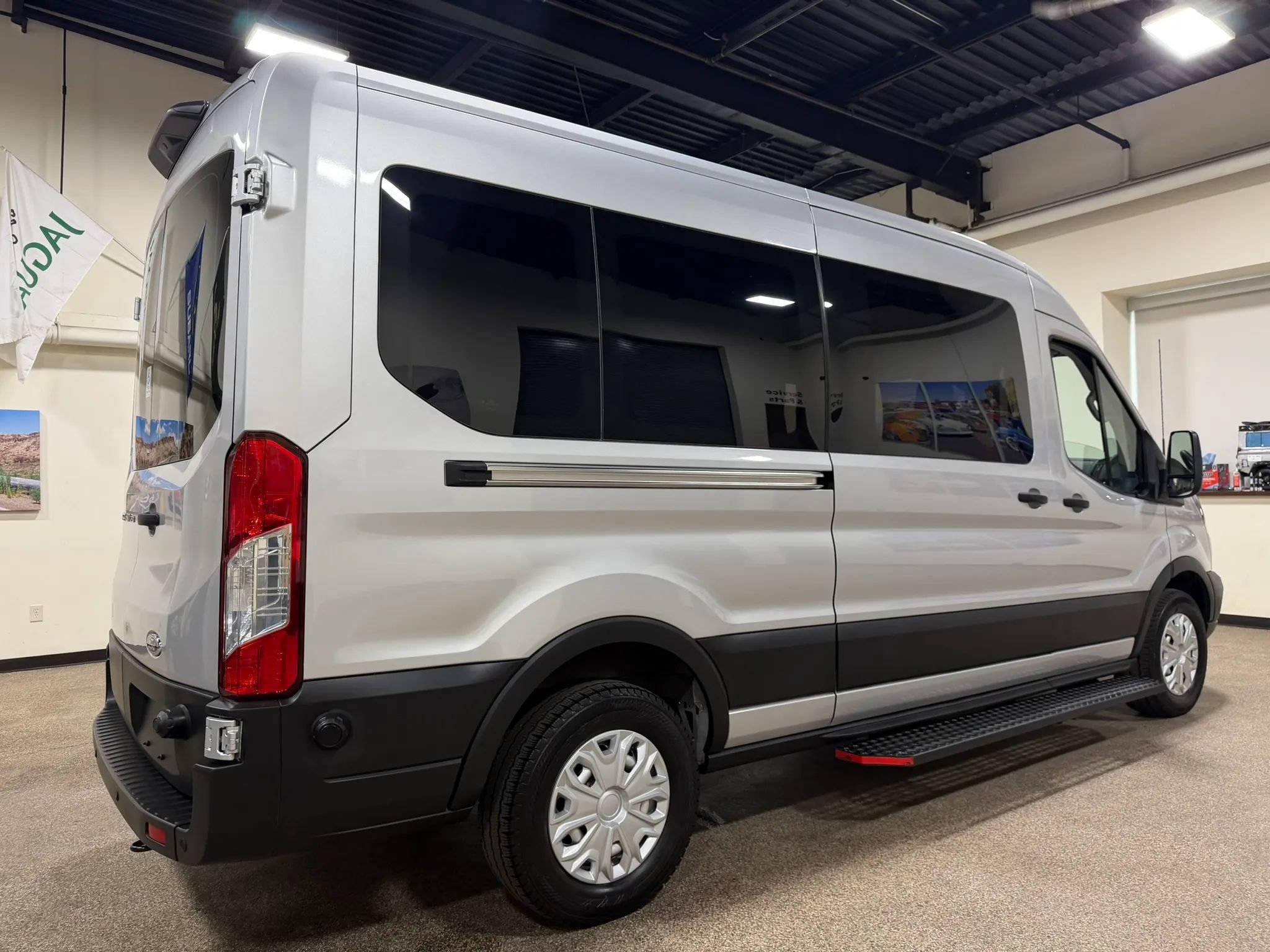 Used 2019 Ford Transit 250 148 Medium Roof RWD image 17