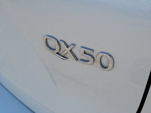 Used 2023 INFINITI QX50 Sensory AWD/4WD image 5