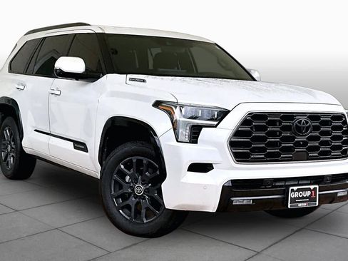 Used 2024 Toyota Sequoia Platinum AWD/4WD image 3
