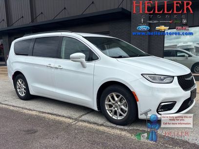 Used 2022 Chrysler Pacifica Touring-L