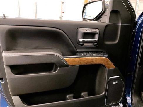 Used 2015 Chevrolet Silverado 1500 LTZ AWD/4WD image 23