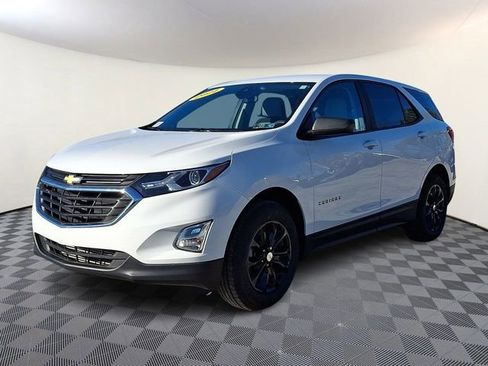 Used 2021 Chevrolet Equinox LS w/ LS Convenience Package image 3