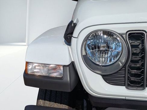 New 2026 Jeep Gladiator Sport AWD/4WD image 7
