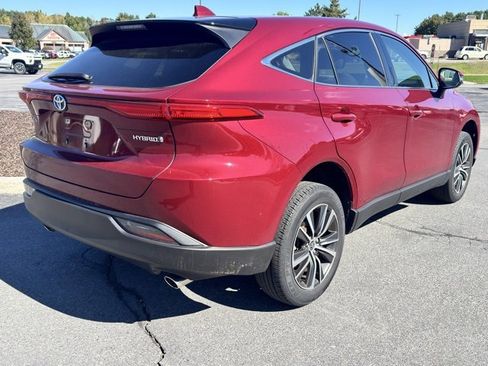 Used 2022 Toyota Venza image 4