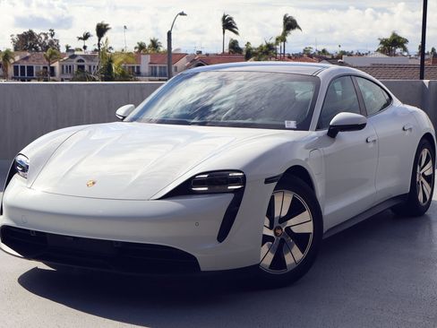 Certified 2022 Porsche Taycan image 1