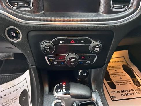 Used 2015 Dodge Charger SXT image 19