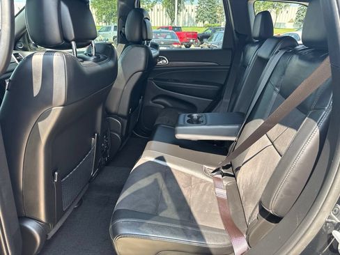 Used 2022 Jeep Grand Cherokee Laredo X AWD/4WD image 10