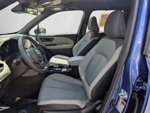 Used 2026 Subaru Forester Premium AWD/4WD image 11