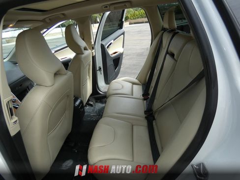 Used 2017 Volvo XC60 T5 Inscription w/ Preferred Option Package FWD image 44